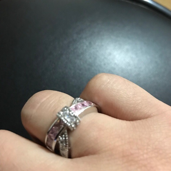 Pink twist bling ring - Picture 3 of 4